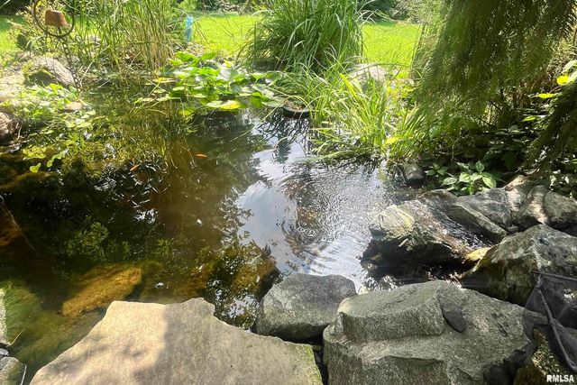 3210 QUAIL RIDGE Road, Bettendorf, IA 52722