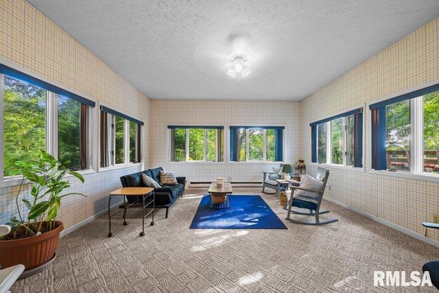 3210 QUAIL RIDGE Road, Bettendorf, IA 52722