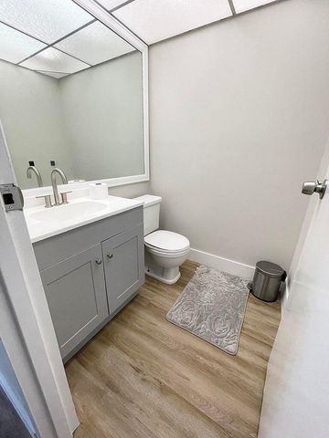 95 Saxony B, Delray Beach, FL 33446