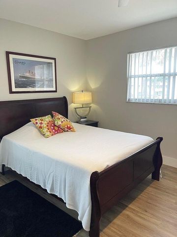 95 Saxony B, Delray Beach, FL 33446