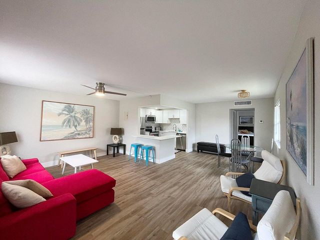 95 Saxony B, Delray Beach, FL 33446