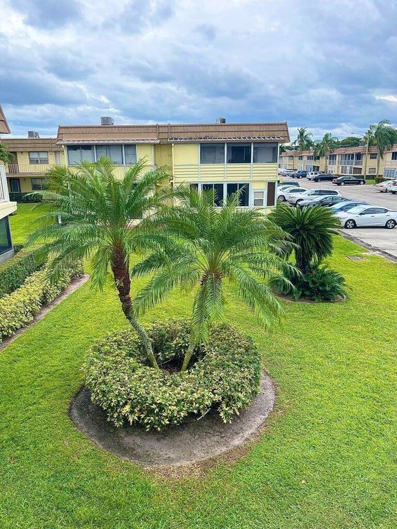 95 Saxony B, Delray Beach, FL 33446