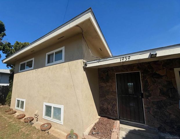 1939 Paradise St, San Diego, CA 92114