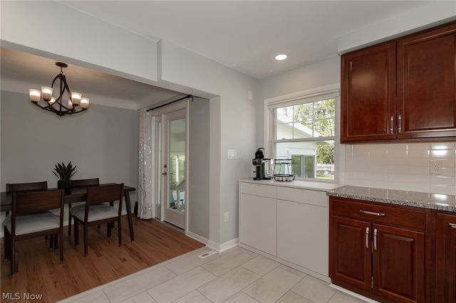 1342 Beaconfield Road, Lyndhurst, OH 44124