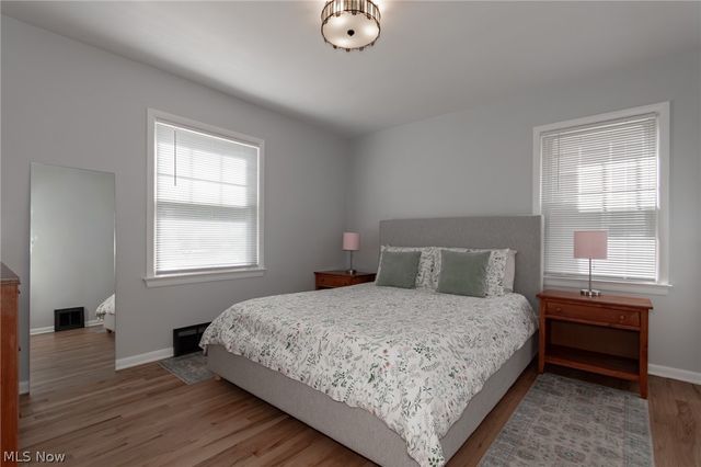 1342 Beaconfield Road, Lyndhurst, OH 44124