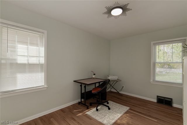 1342 Beaconfield Road, Lyndhurst, OH 44124