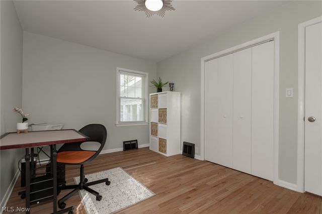 1342 Beaconfield Road, Lyndhurst, OH 44124