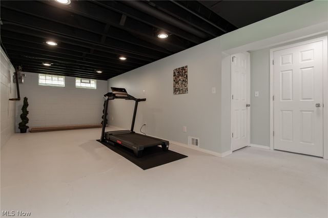 1342 Beaconfield Road, Lyndhurst, OH 44124