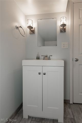 1342 Beaconfield Road, Lyndhurst, OH 44124