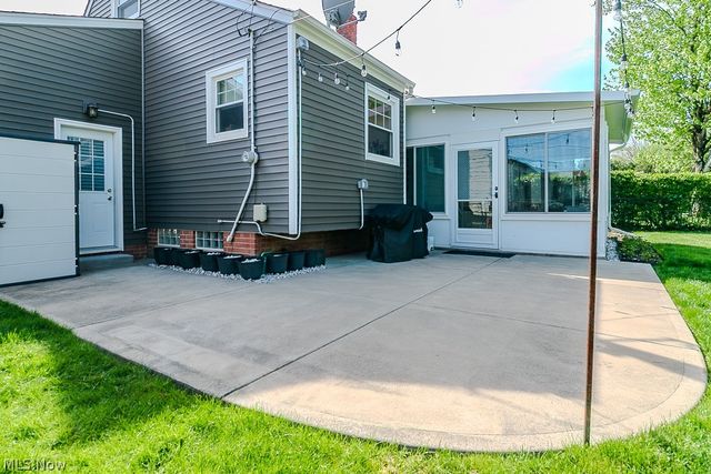 1342 Beaconfield Road, Lyndhurst, OH 44124