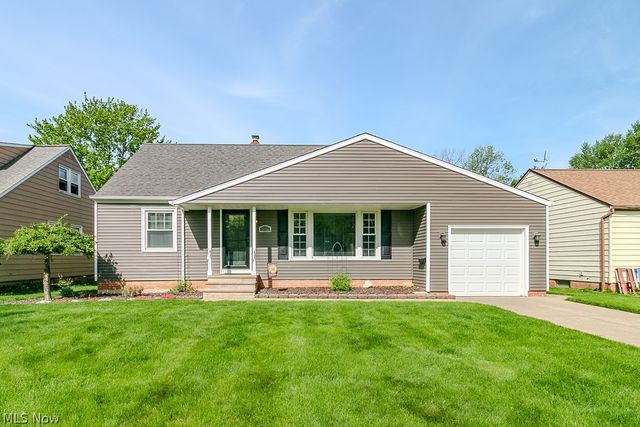 1342 Beaconfield Road, Lyndhurst, OH 44124