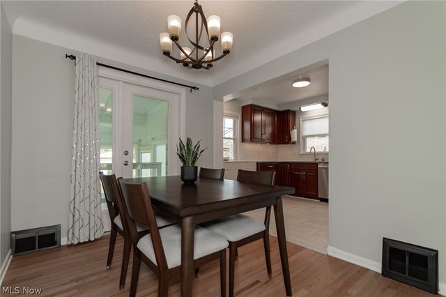 1342 Beaconfield Road, Lyndhurst, OH 44124