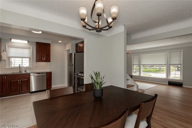 1342 Beaconfield Road, Lyndhurst, OH 44124