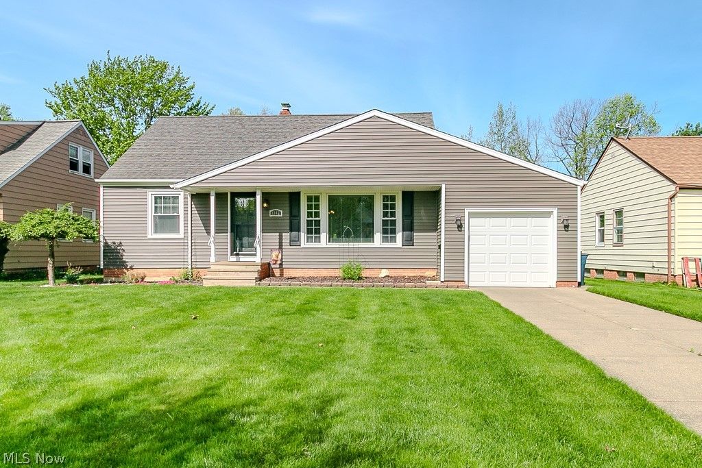 1342 Beaconfield Road, Lyndhurst, OH 44124