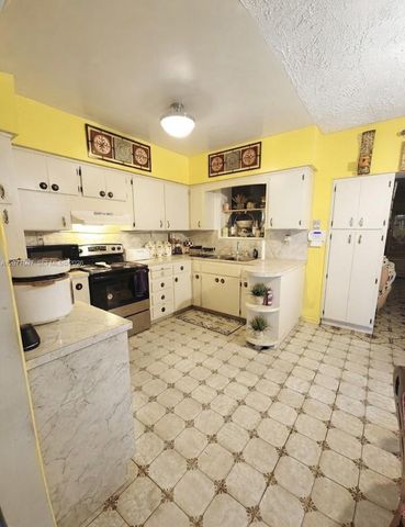 8210 NW 34th Avenue, Miami, FL 33147