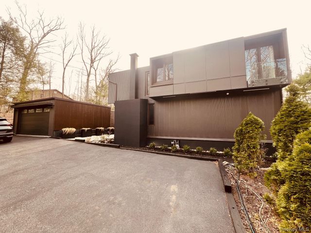 20 Fawn Hill Road, Tuxedo Park, NY 10987