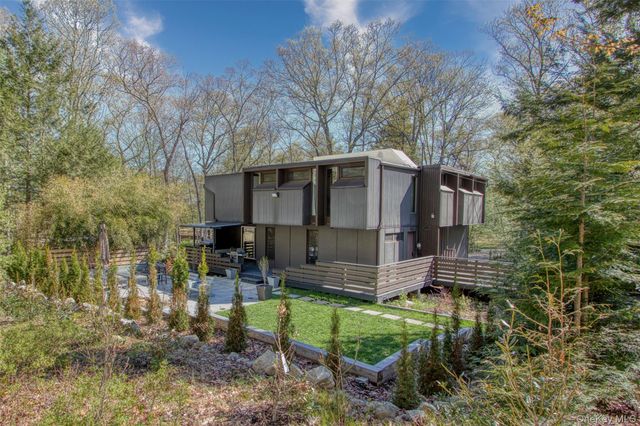 20 Fawn Hill Road, Tuxedo Park, NY 10987