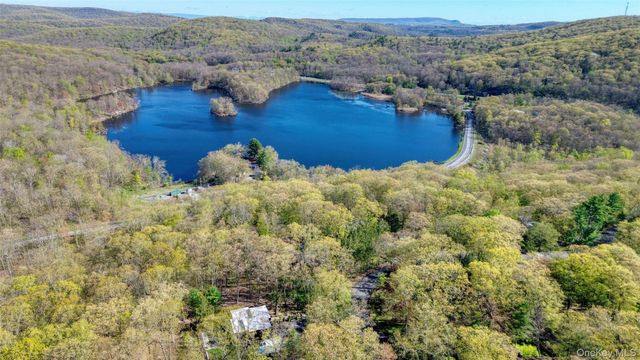 20 Fawn Hill Road, Tuxedo Park, NY 10987
