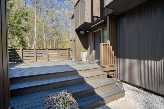 20 Fawn Hill Road, Tuxedo Park, NY 10987