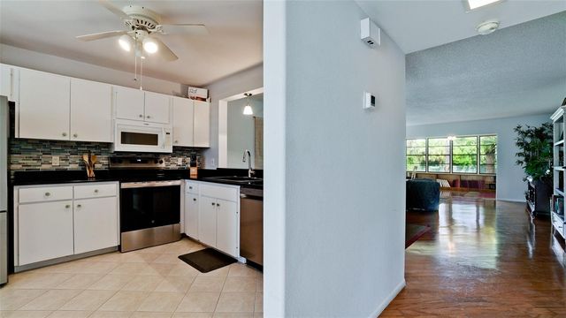 122 WILD PALM DRIVE 122, Bradenton, FL 34210
