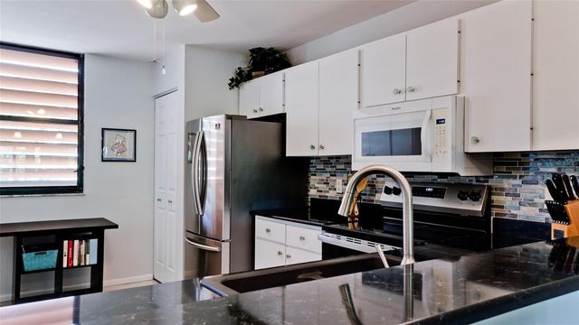 122 WILD PALM DRIVE 122, Bradenton, FL 34210