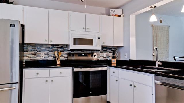 122 WILD PALM DRIVE 122, Bradenton, FL 34210