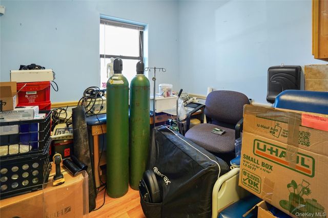 16040 78th Road 200, Fresh Meadows, NY 11366