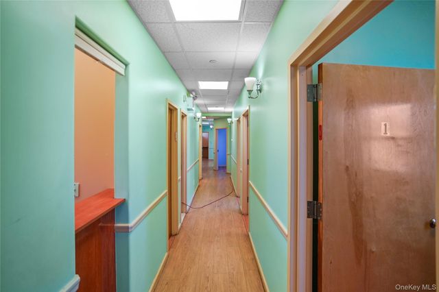 16040 78th Road 200, Fresh Meadows, NY 11366