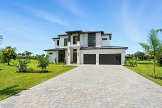 11853 Princess Grace CT, Cape Coral, FL 33991