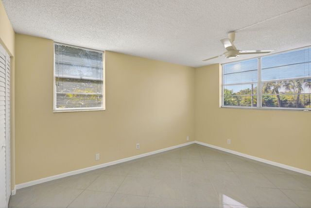 3060 Holiday Springs Boulevard 201, Margate, FL 33063