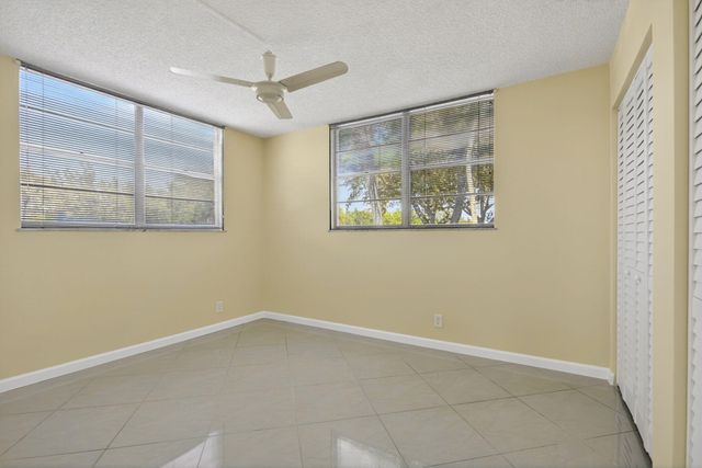 3060 Holiday Springs Boulevard 201, Margate, FL 33063