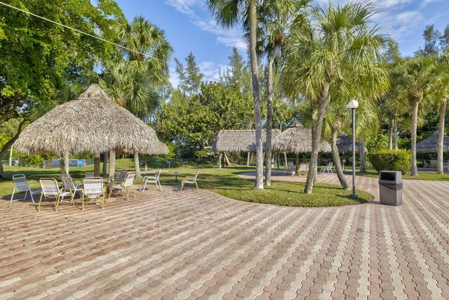 3060 Holiday Springs Boulevard 201, Margate, FL 33063