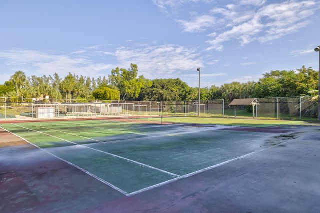 3060 Holiday Springs Boulevard 201, Margate, FL 33063