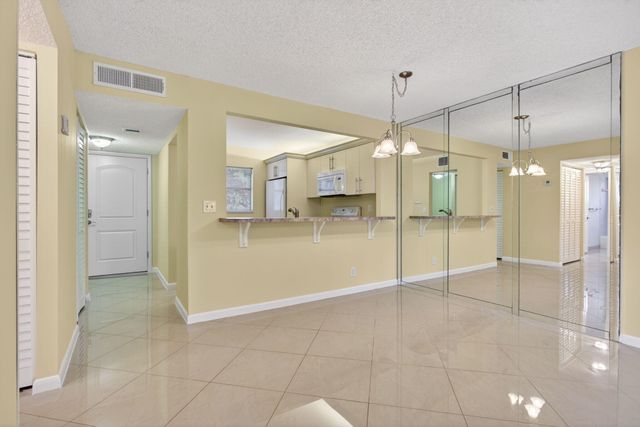 3060 Holiday Springs Boulevard 201, Margate, FL 33063