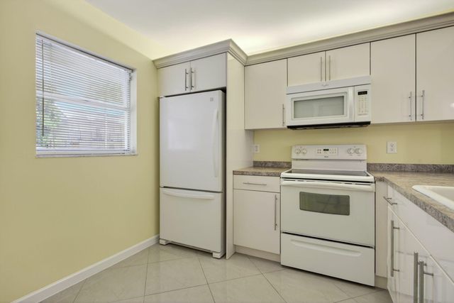 3060 Holiday Springs Boulevard 201, Margate, FL 33063