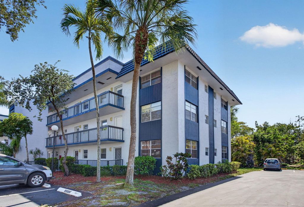 3060 Holiday Springs Boulevard 201, Margate, FL 33063