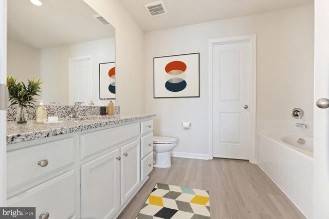 26 PADDINGTON ST, Falling Waters, WV 25419