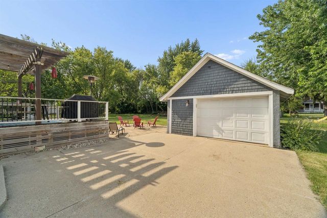 411 MONROE STREET, Neenah, WI 54956