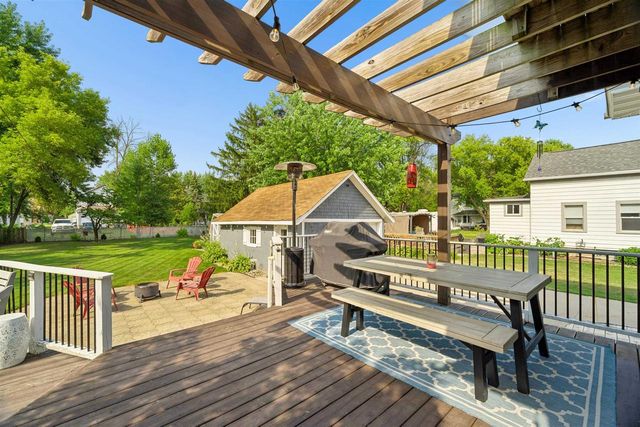 411 MONROE STREET, Neenah, WI 54956