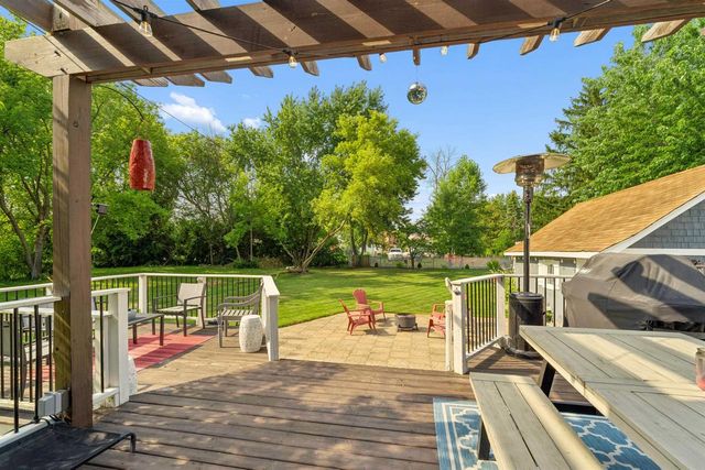 411 MONROE STREET, Neenah, WI 54956