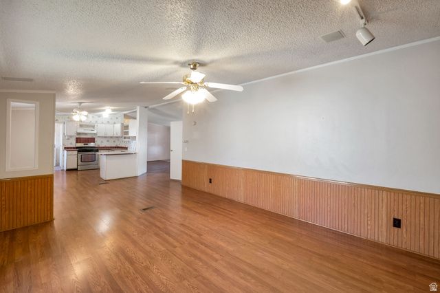 279 W EASTGATE DR, Sandy, UT 84070