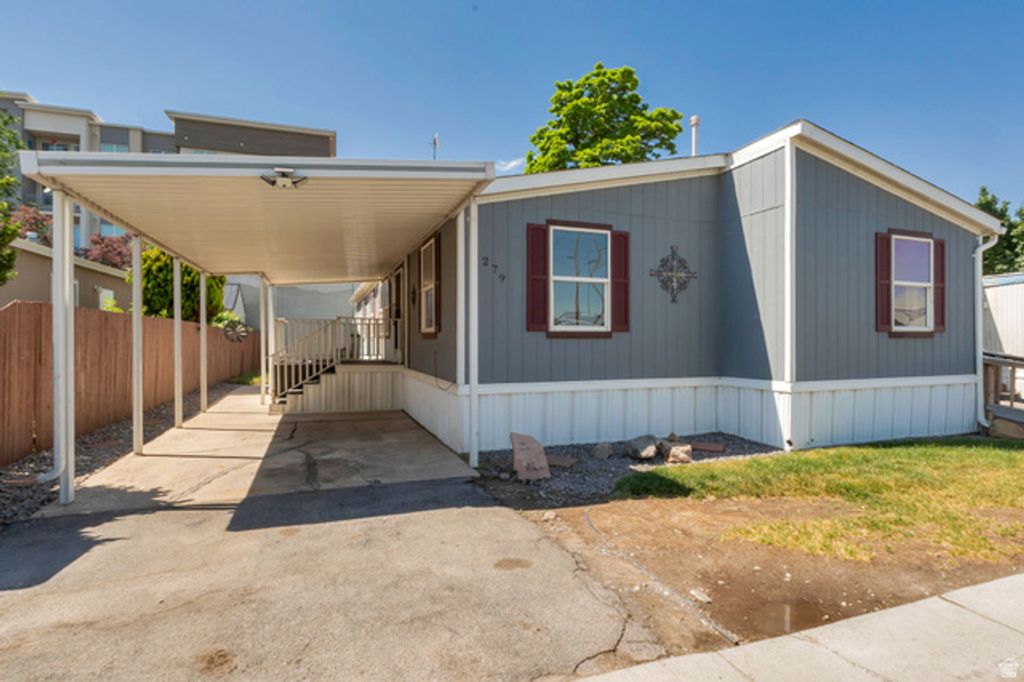 279 W EASTGATE DR, Sandy, UT 84070