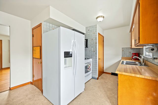 9627 Oak Park Avenue, Oak Lawn, IL 60453