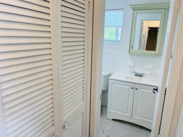 1301 N 12th Court 11B, Hollywood, FL 33019