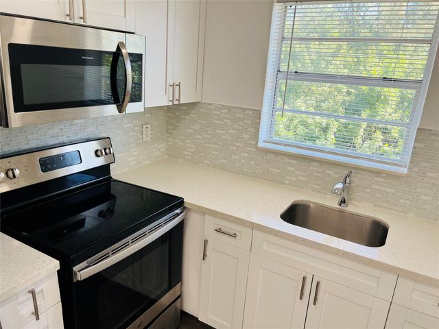 1301 N 12th Court 11B, Hollywood, FL 33019