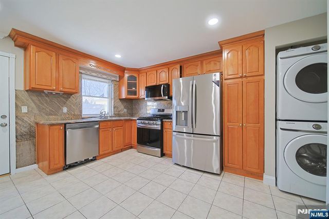 2460 1st Street, Fort Lee, NJ 07024