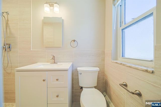 2460 1st Street, Fort Lee, NJ 07024