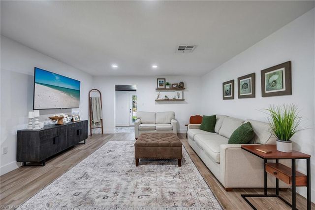 2432 Lake AVE, Naples, FL 34112