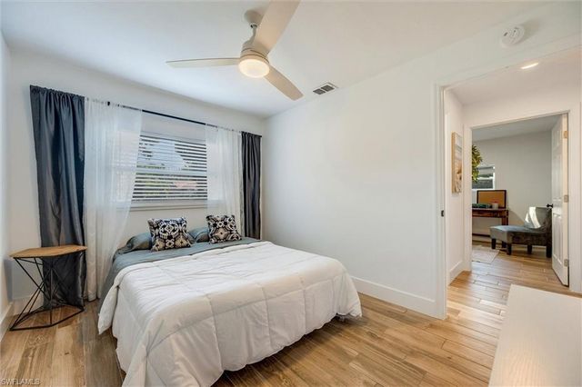 2432 Lake AVE, Naples, FL 34112