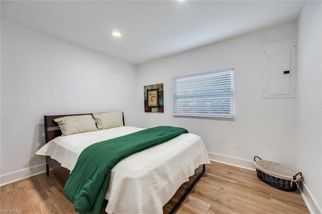 2432 Lake AVE, Naples, FL 34112